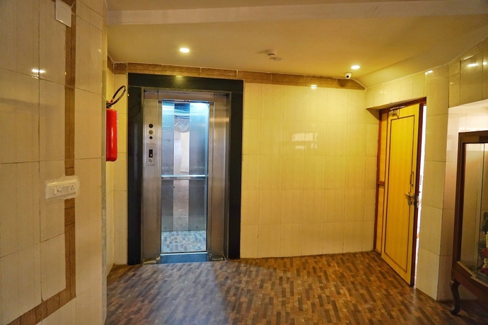 Imagen de los interiores del Hotel Riverfront, Ahmedabad. Foto 12
