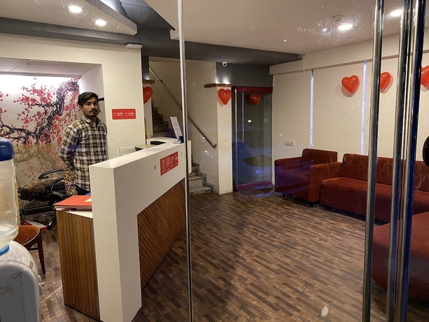 Imagen de los interiores del Hotel Riverfront, Ahmedabad. Foto 13