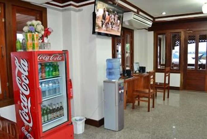 Imagen de los interiores del Hotel Riverfront Mukdahan. Foto 19