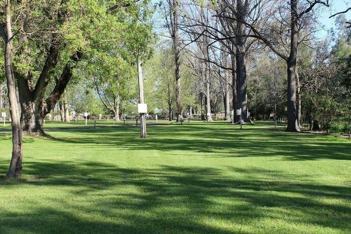 Imagen general del Hotel Riverglade Caravan Park. Foto 7