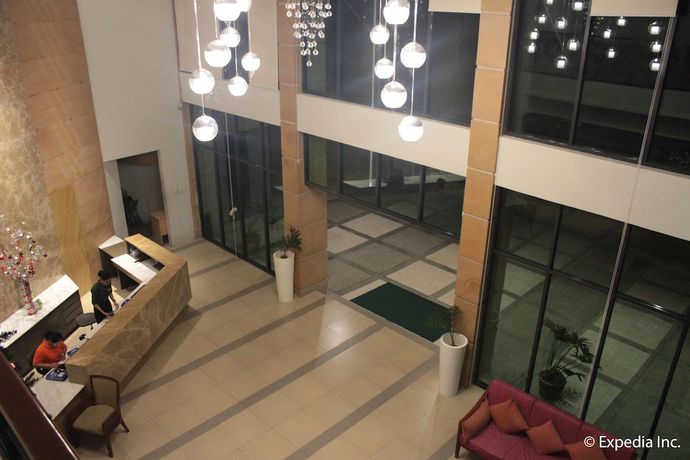 Imagen de los interiores del Hotel Rivermount And Resort. Foto 17
