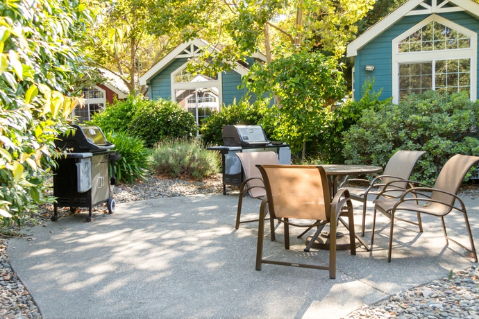 Imagen de los exteriores del Hotel Riverpointe Napa Valley Resort. Foto 12