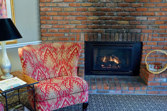 Imagen de los interiores del Hotel Riversage Billings Inn. Foto 19