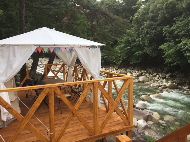 Imagen de la habitación del Hotel Riverside Glamping Nuts. Foto 4