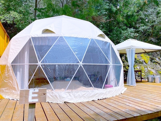 Imagen de la habitación del Hotel Riverside Glamping Nuts. Foto 7