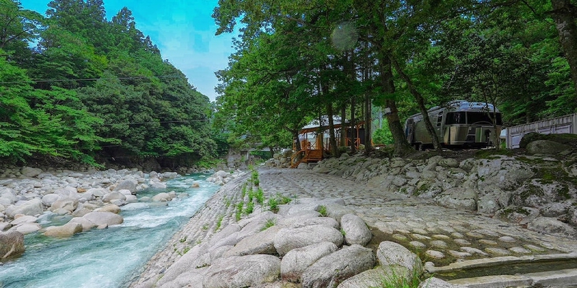 Imagen de la habitación del Hotel Riverside Glamping Nuts. Foto 13