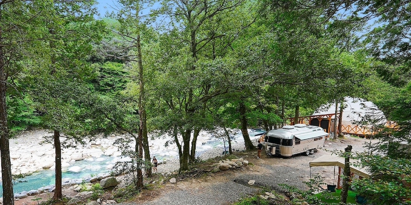 Imagen de la habitación del Hotel Riverside Glamping Nuts. Foto 14
