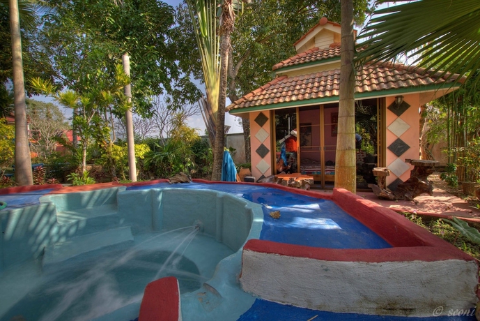 Imagen de la piscina del Hotel Riverside Homestay. Foto 19