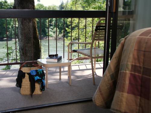 Imagen de la habitación del Hotel Riverside Inn. Foto 3