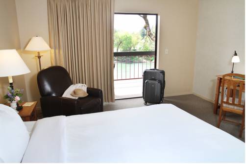 Imagen de la habitación del Hotel Riverside Inn. Foto 6