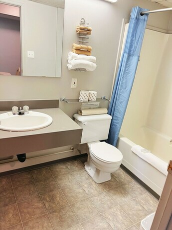 Imagen general del Hotel Riverside Inn. Foto 3