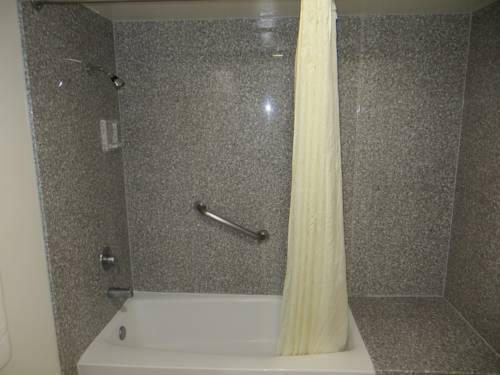 Imagen de la habitación del Hotel Riverside Inn and Suites. Foto 4