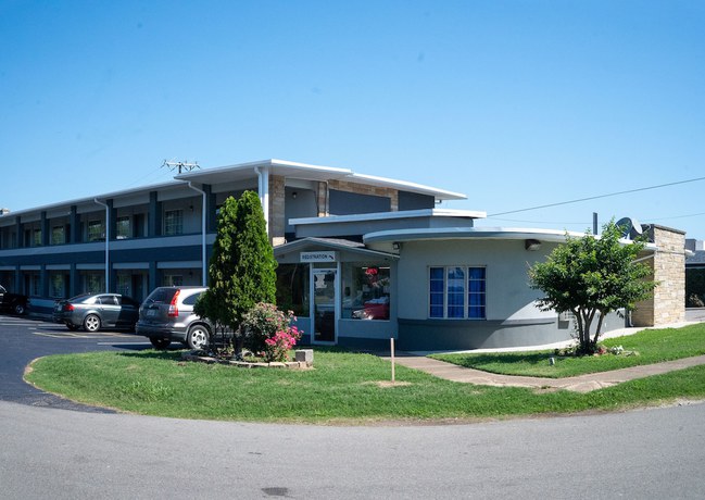 Imagen de los interiores del Hotel Riverside Inn and Suites. Foto 16