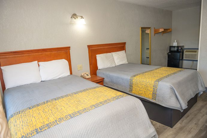 Imagen de la habitación del Hotel Riverside Inn and Suites. Foto 9