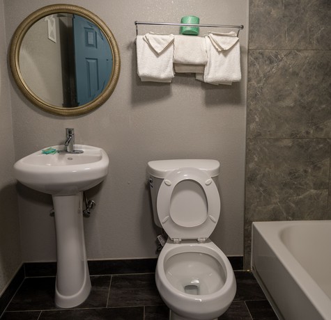 Imagen de la habitación del Hotel Riverside Inn and Suites. Foto 10