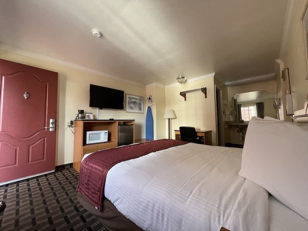 Imagen de la habitación del Hotel Riverside Inn and Suites Santa Cruz. Foto 3