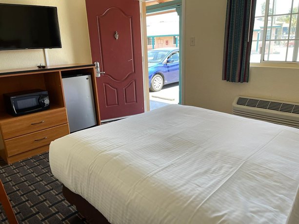Imagen de la habitación del Hotel Riverside Inn and Suites Santa Cruz. Foto 4