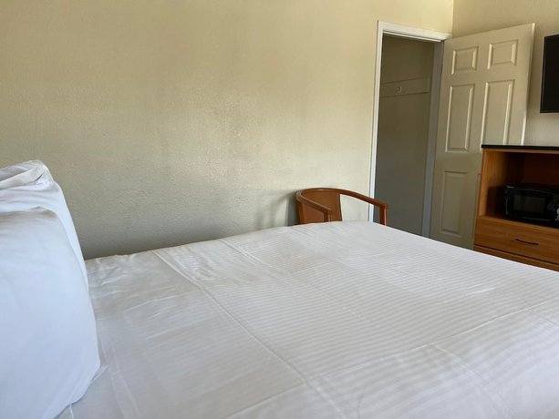 Imagen de la habitación del Hotel Riverside Inn and Suites Santa Cruz. Foto 5