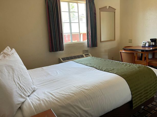 Imagen de la habitación del Hotel Riverside Inn and Suites Santa Cruz. Foto 10