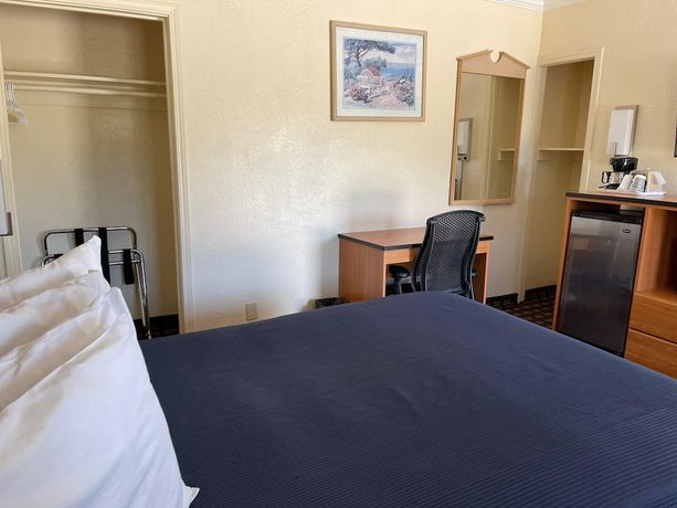 Imagen de la habitación del Hotel Riverside Inn and Suites Santa Cruz. Foto 11