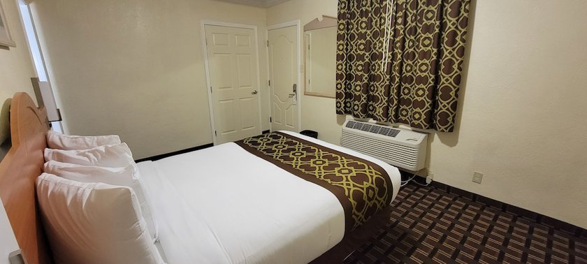 Imagen de la habitación del Hotel Riverside Inn and Suites Santa Cruz. Foto 17