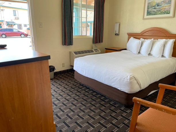 Imagen de la habitación del Hotel Riverside Inn and Suites Santa Cruz. Foto 19