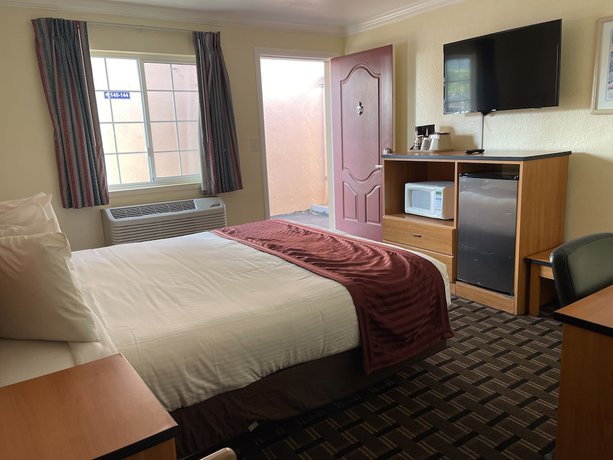 Imagen de la habitación del Hotel Riverside Inn and Suites Santa Cruz. Foto 20