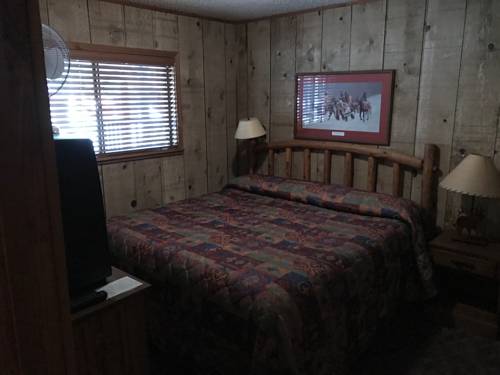 Imagen de la habitación del Hotel Riverside Lodge & Cabins. Foto 2