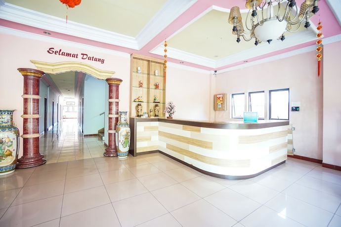 Imagen de los interiores del Hotel Riverside, Manado. Foto 19