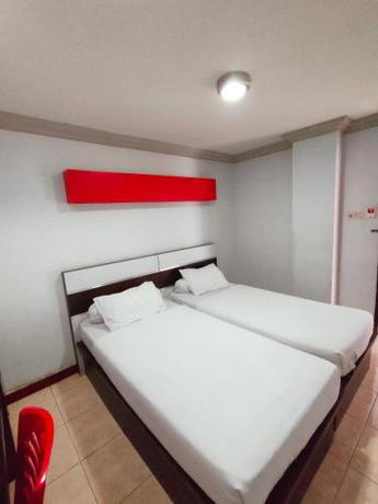 Imagen general del Hotel Riverside Manado. Foto 5