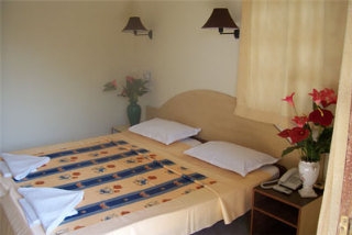 Imagen de la habitación del Hotel Riverside Regency Resort. Foto 11