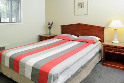 Imagen de la habitación del Hotel Riverside Resort, Area G (Mid-Oceanside). Foto 6