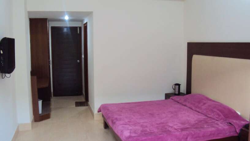 Imagen general del Hotel Riverside Resort, Pauri. Foto 16