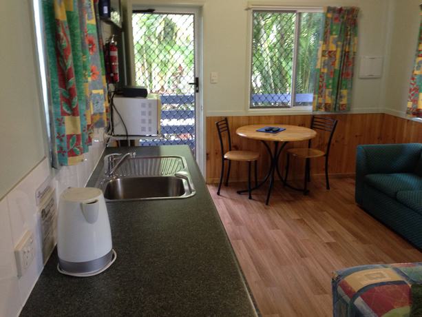 Imagen de la habitación del Hotel Riverside Tourist Park. Foto 10