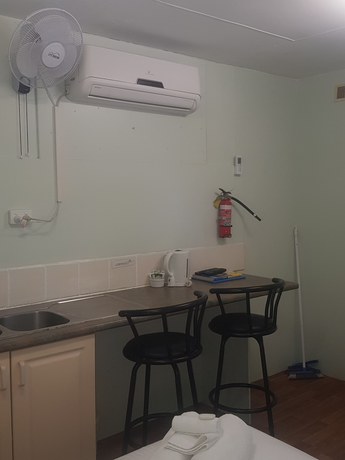 Imagen de la habitación del Hotel Riverside Tourist Park. Foto 13