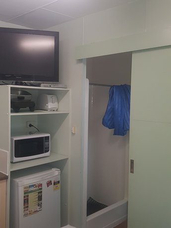 Imagen de la habitación del Hotel Riverside Tourist Park. Foto 15