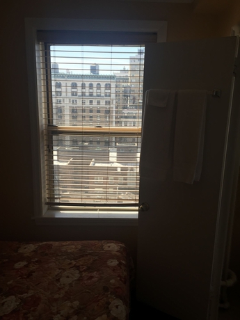 Imagen de la habitación del Hotel Riverside Tower Hotel. Foto 8