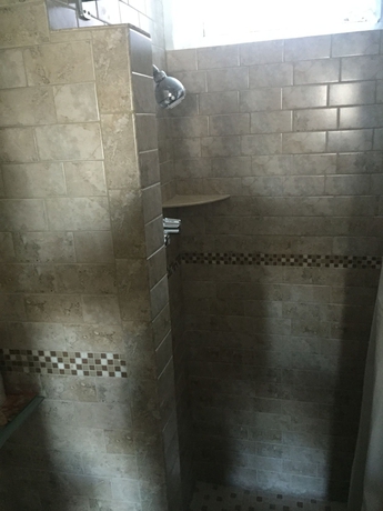 Imagen de la habitación del Hotel Riverside Tower Hotel. Foto 9