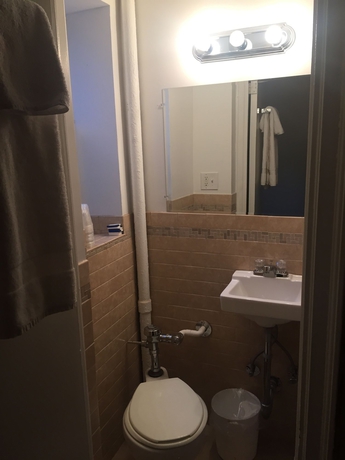 Imagen de la habitación del Hotel Riverside Tower Hotel. Foto 16