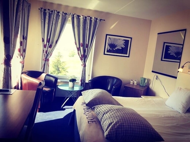 Imagen de la habitación del Hotel Riverside, Uddevalla. Foto 4
