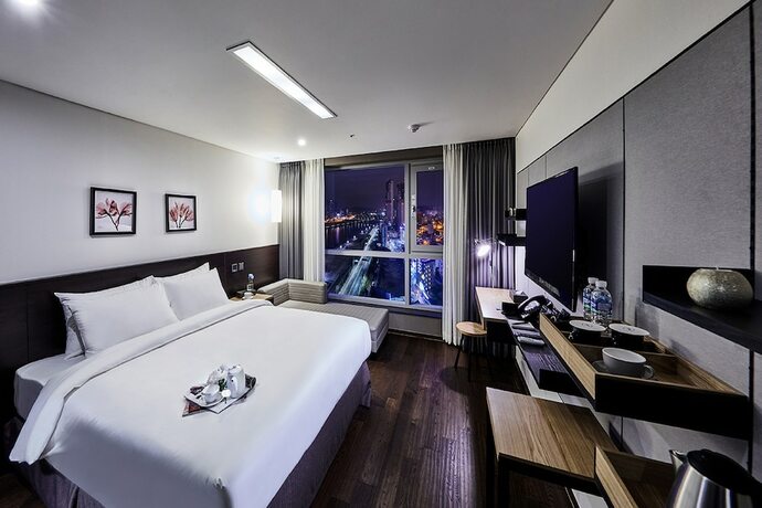 Imagen de la habitación del Hotel Riverside, Ulsan. Foto 28