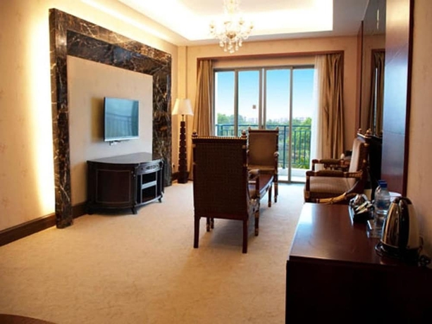 Imagen de la habitación del Hotel Riverside, Zhongshan. Foto 17