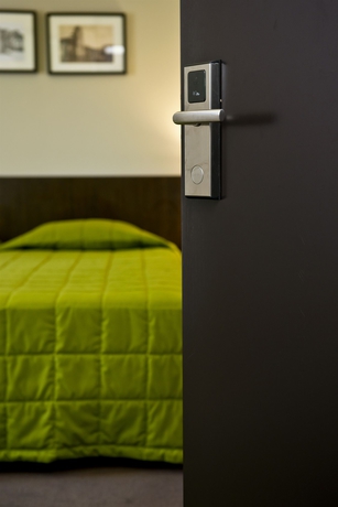 Imagen de la habitación del Hotel Riversuites. Foto 9