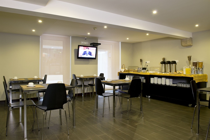 Imagen del bar/restaurante del Hotel Riversuites. Foto 4