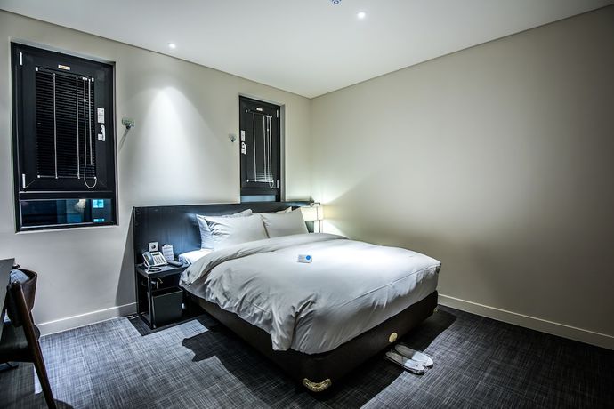 Imagen de la habitación del Hotel Rivertain. Foto 11