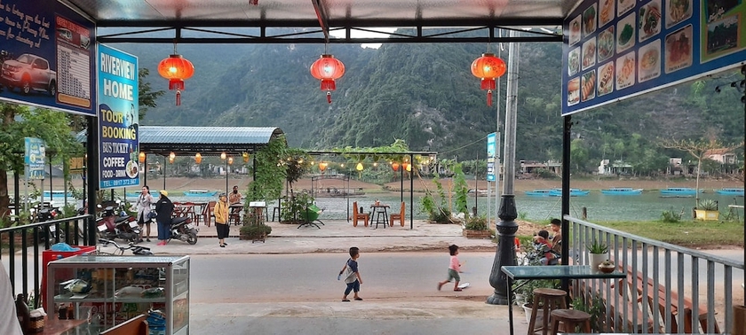 Imagen de los interiores del Hotel Riverview Home. Foto 16