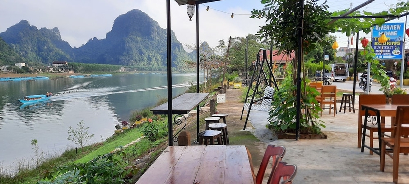 Imagen de los interiores del Hotel Riverview Home. Foto 17