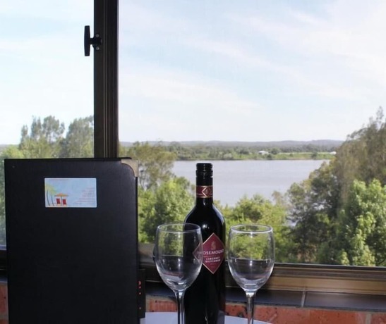 Imagen del bar/restaurante del Hotel Riverview Motor Inn. Foto 10