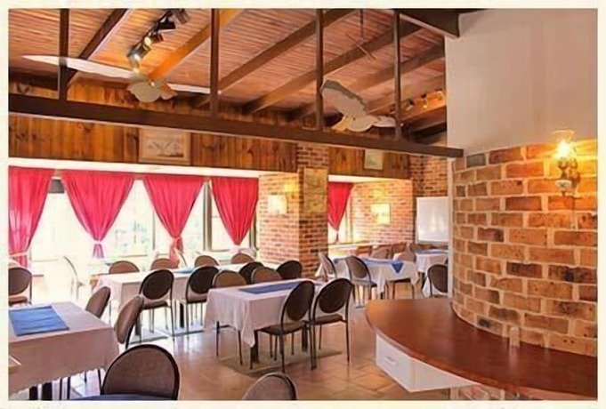 Imagen del bar/restaurante del Hotel Riverview Motor Inn. Foto 13