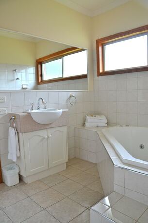 Imagen de la habitación del Hotel Riverview Resort. Foto 28